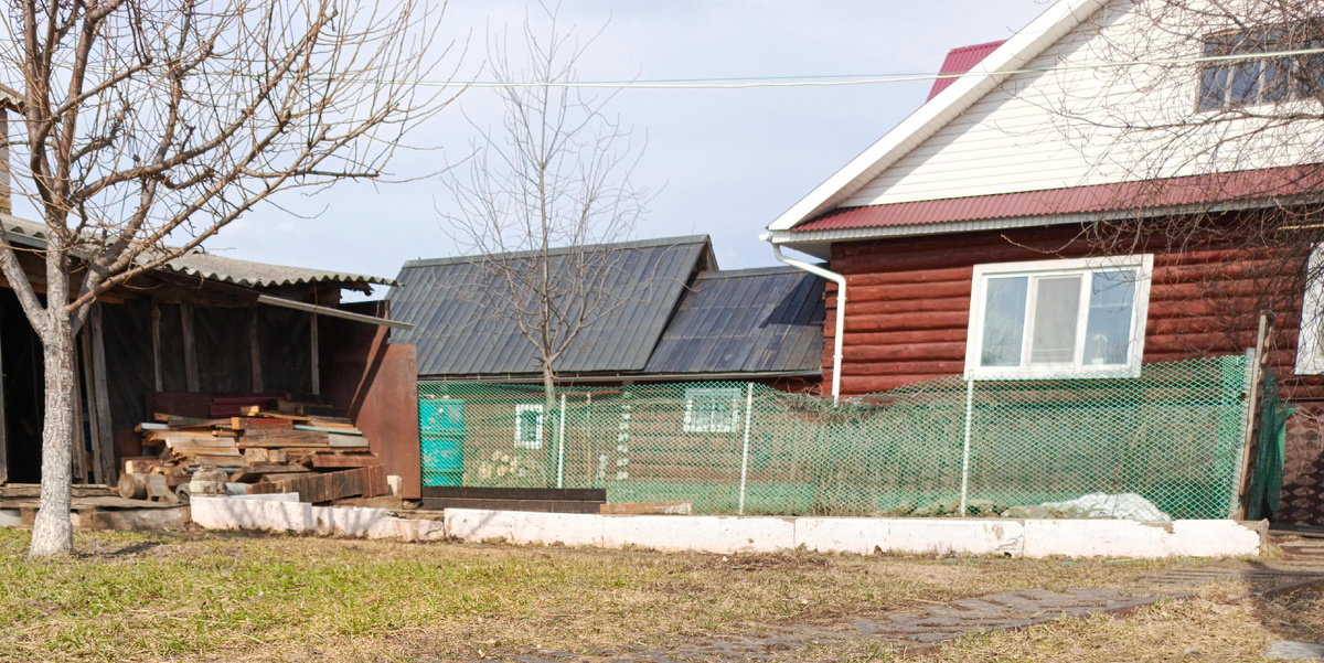 Вотэти пластиковые бортики у грядки.