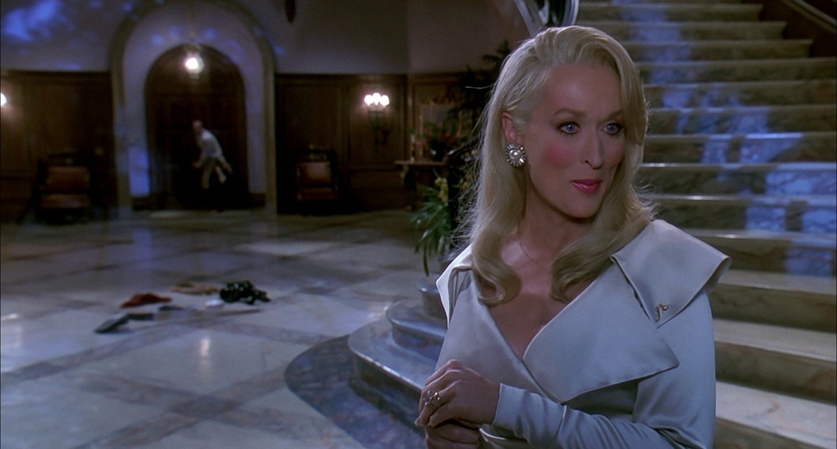 Кадр из фильма "Смерть ей к лицу" (1992)