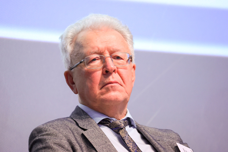    Валентин Катасонов