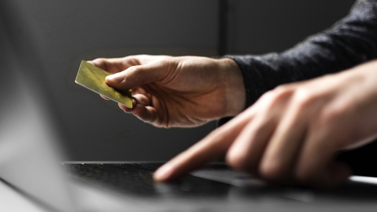    Югорчане за три месяца отдали мошенникам почти полмиллиарда рублей