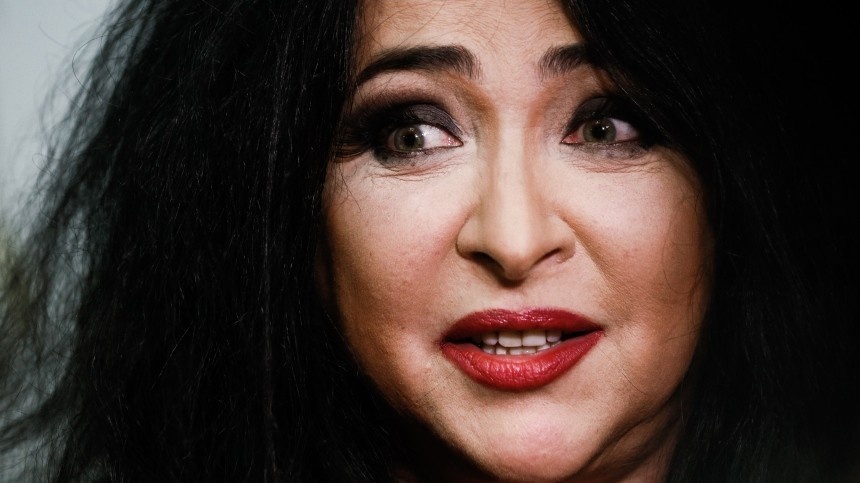 Лолита Марковна Миля́вская  — советская и российская эстрадная певица, актриса, телеведущая, режиссёр и продюсер. Лауреат национальной телевизионной премии «ТЭФИ-2007» в номинации «Ведущий ток-шоу» за ток-шоу «Лолита. Без комплексов» на «Первом канале». Бывшая участница кабаре-дуэта «Академия» вместе с Александром Цекало.