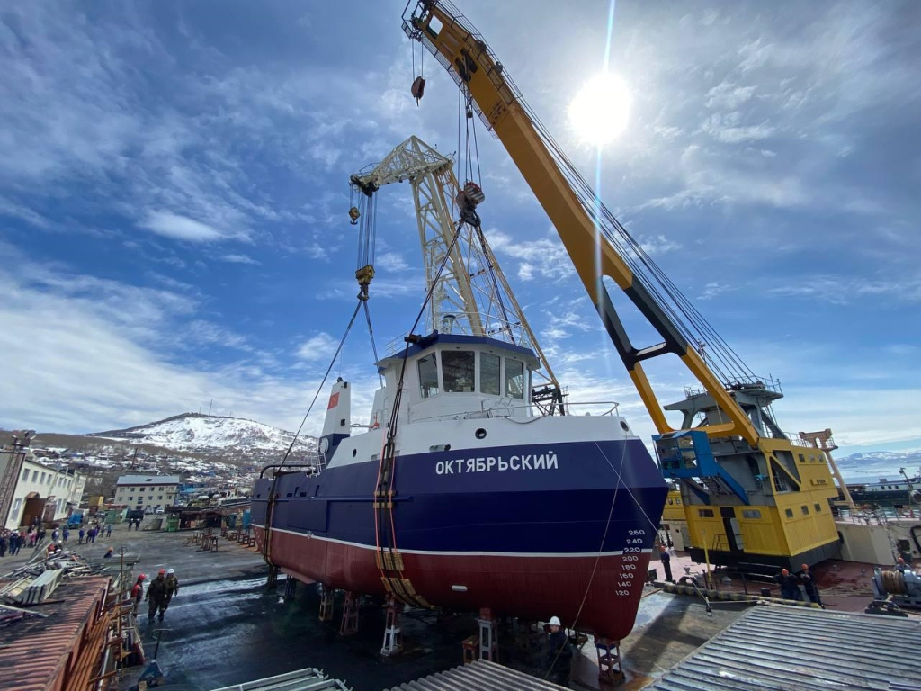На Камчатке спущено на воду судно "Октябрьский" проекта 04130 / Фото: "Форсс Технологии", ООО  📷
