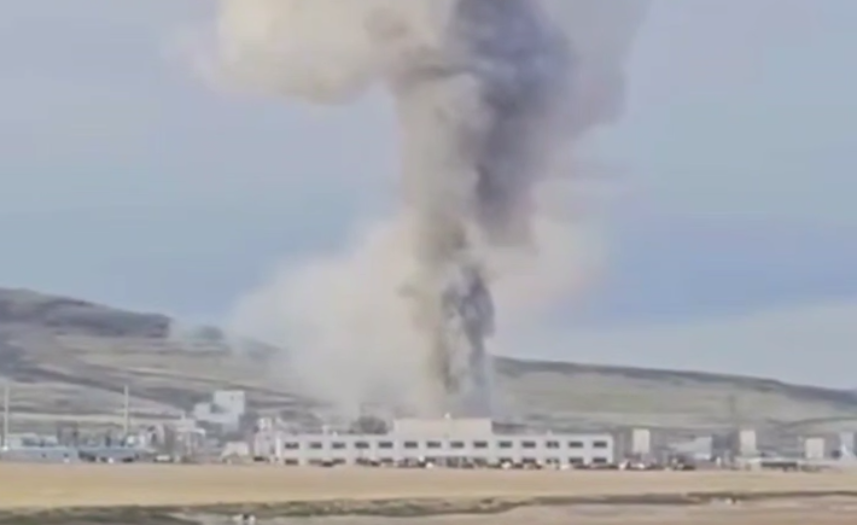 Взрыв на предприятие Нортроп Грумман, произошедший накануне, стал самым серьезным происшествием за последние десятилетия и непосредственным вызовом для национальной безопасности США. Кадры CBS