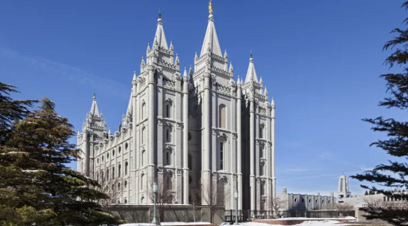 То самое здание со шпилями в Юте, главная местная достопримечательность. Фото АР