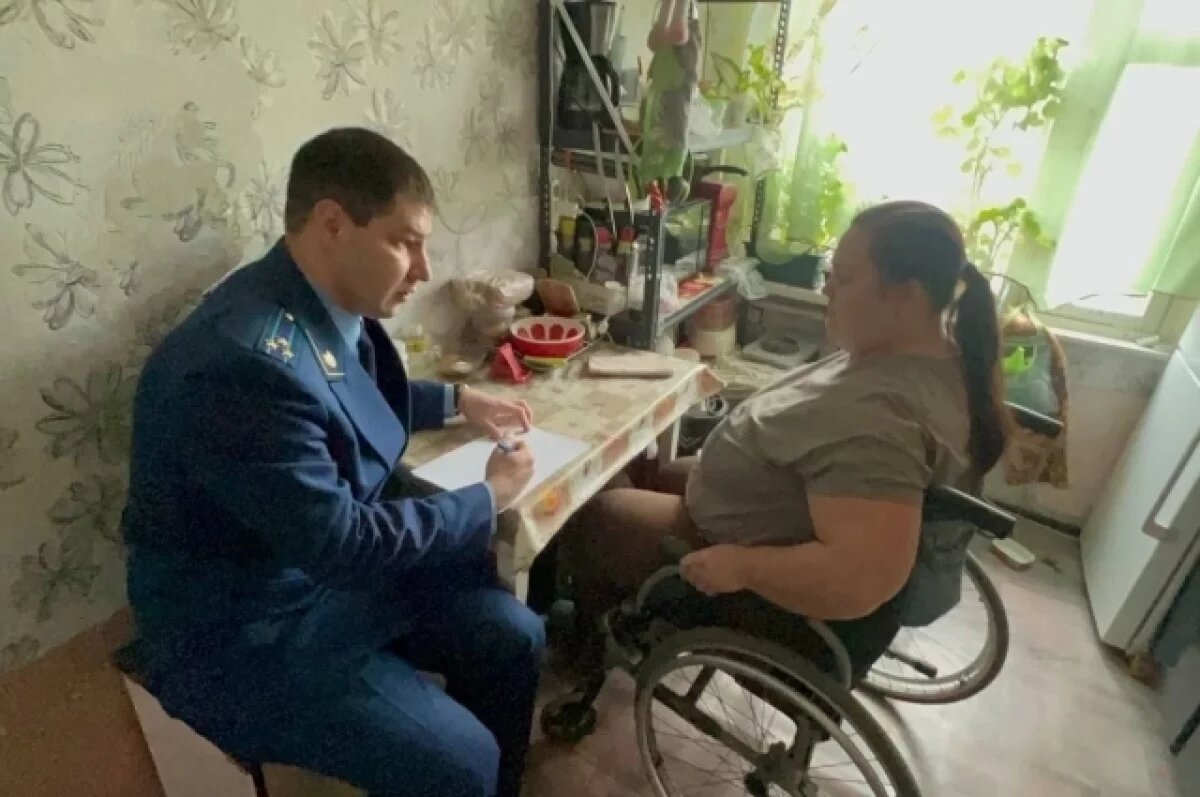    В Прикамье прокурор встретился с инвалидом, которая попадает домой ползком