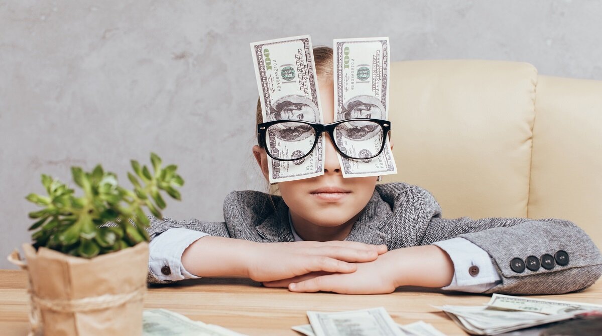    Как научить ребенка обращаться с деньгами