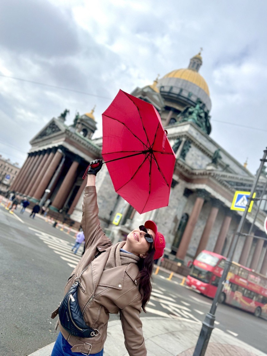 На фото ведущая прогноза погоды на канале  ТВЦ  Наталья Зотова