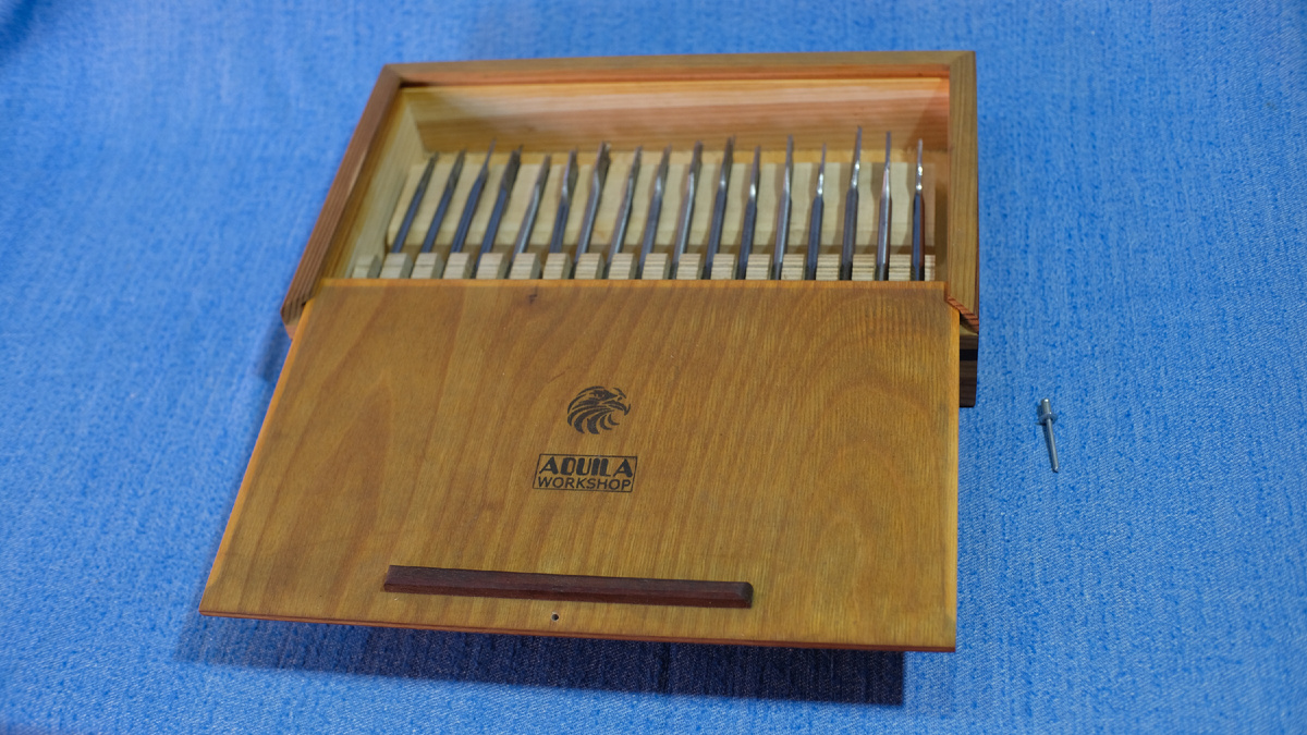 Всего в нем 17 свёрл, от 10 до 26 мм, с шагом в 1 мм