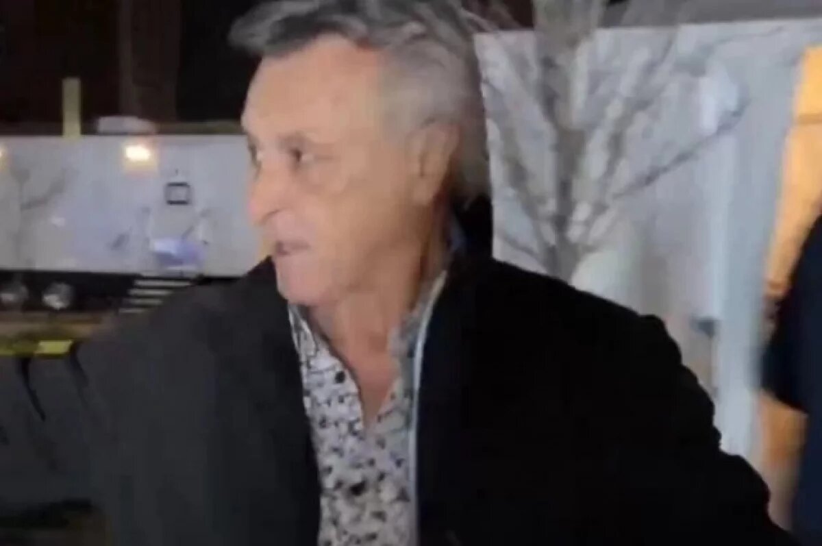    Глава пресс-службы премьера Канады разбил телефон журналисту