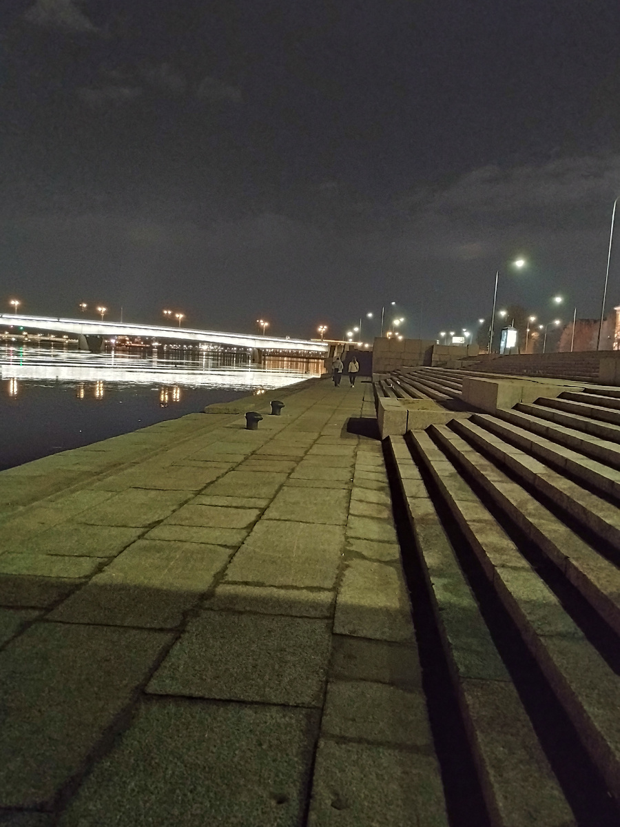 Набережная Невы у Финляндского вокзала. Литейный мост. Автор фото Шарыкина Ирина. 