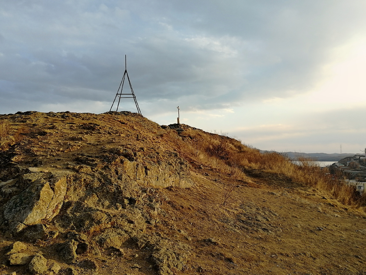 Крестовая сопка весной. 