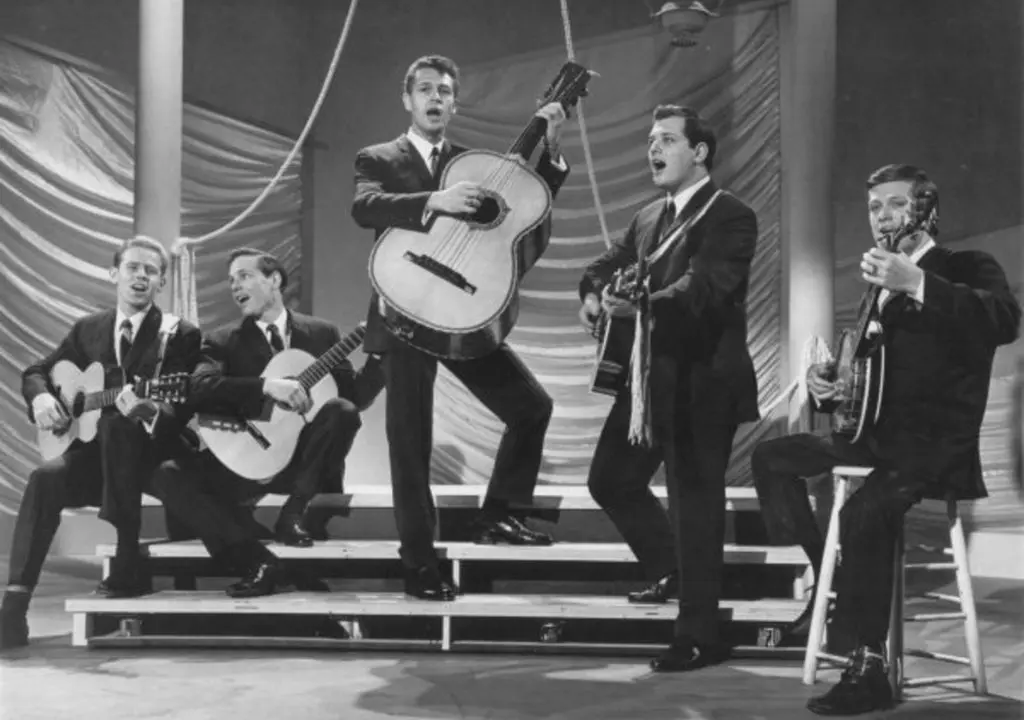 Группа The Highwaymen (Гил Роббинс в центре)