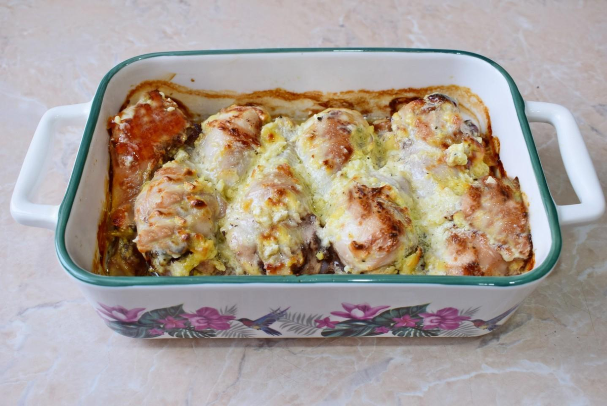 Куриные окорочка, запечённые со сметаной