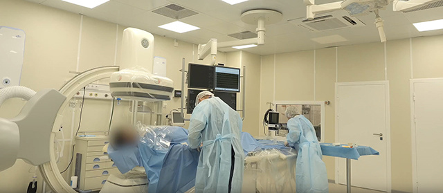    Согласно международным медицинским исследованиям, заболевания периферических артерий, к которым относится атеросклероз нижних конечностей, встречаются у 10–12% взрослого населения, а среди людей старше 70 лет этот показатель достигает 20%