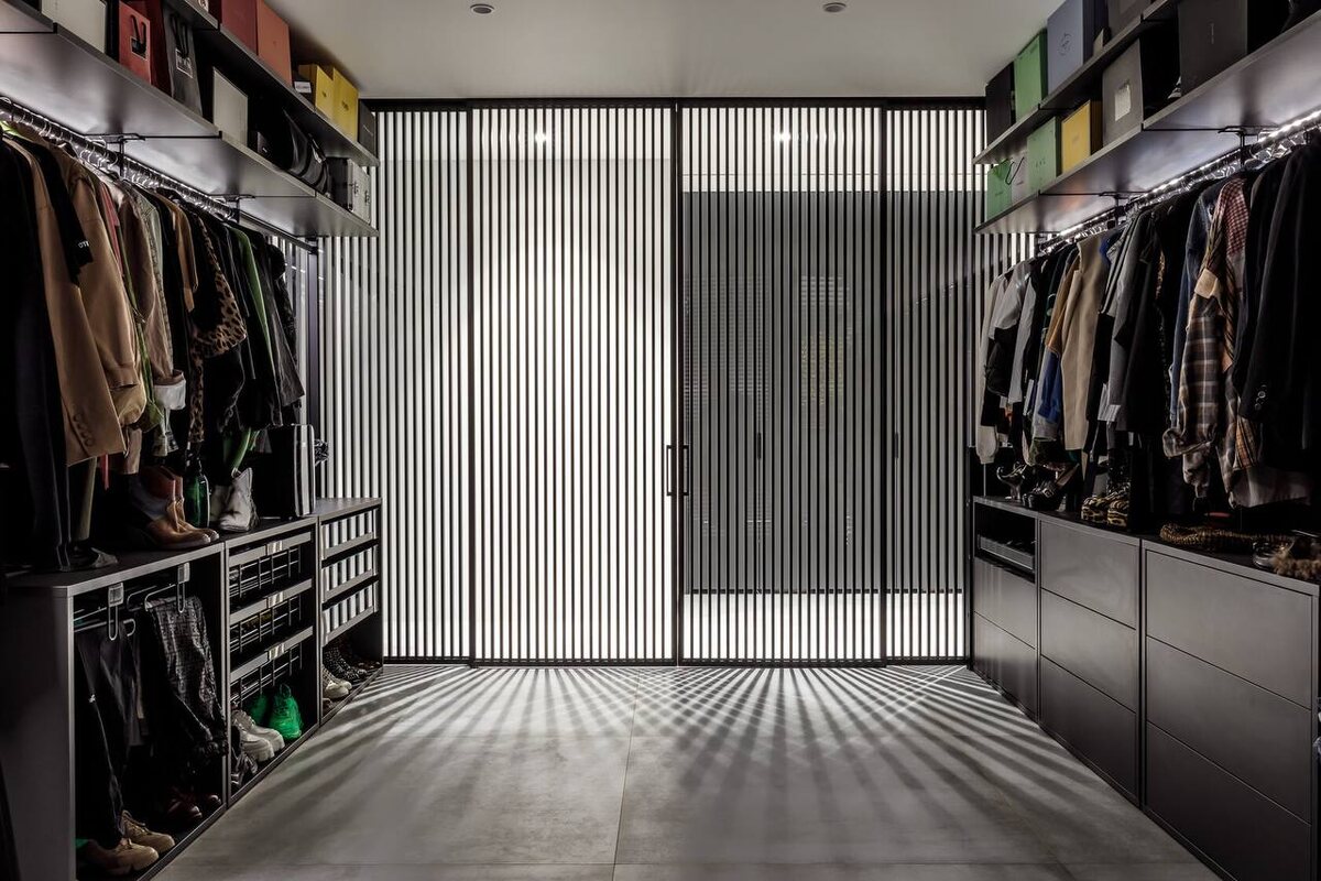 Раздвижная перегородка UNION в реализованном проекте Евгения Махнева