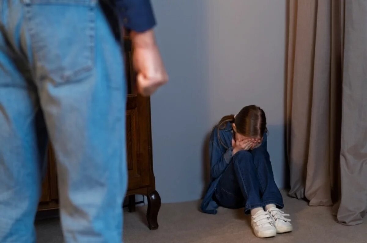    Житель Омской области осужден за попытку задушить свою дочь