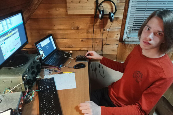    Член радиолюбительской команды радиостанции RK1B СПбГЭТУ «ЛЭТИ», победитель международных соревнований среди радиолюбителей Иван Торопов / Фото из личного архива