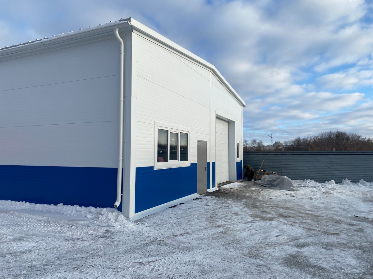 БЫСТРОВОЗВОДИМЫЙ АНГАР 12Ш Х 24Д Х 4В ИЗ ЛСТК ДЛЯ ХРАНЕНИЯ ЛОДОК В Г. ОМСК, РОССИЯ