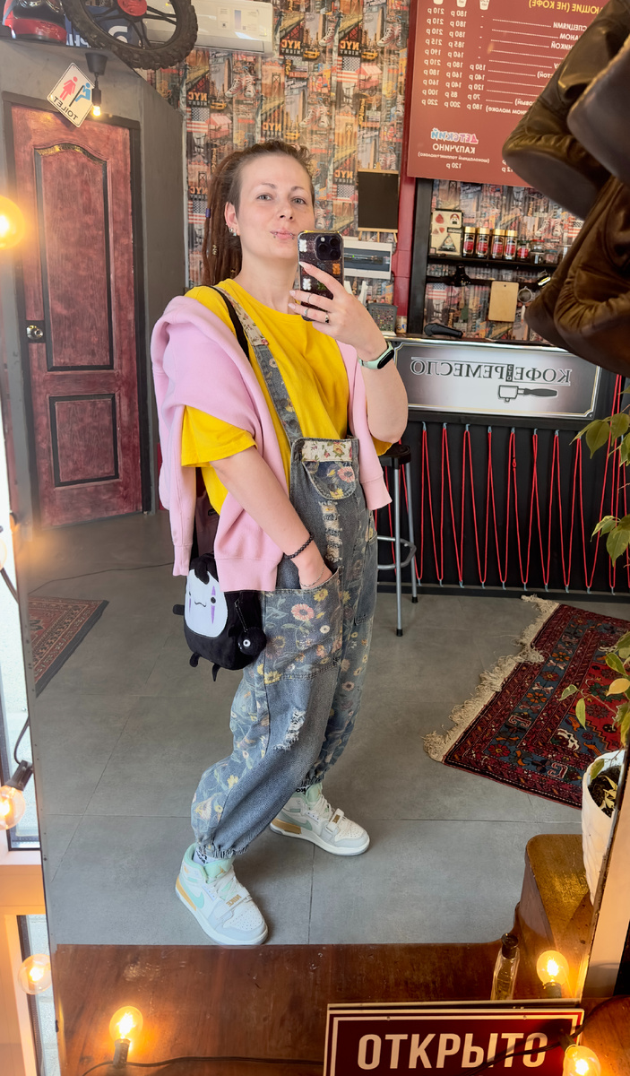 Приветствую! На связи Котовски. Здесь делюсь своими мыслями, моментами из жизни и уникальным вайбом. Надеюсь, мой контент вдохновит тебя и подарит море положительных эмоций. Добро пожаловать! Не стесняйся подписываться и заглядывать ко мне почаще ;)