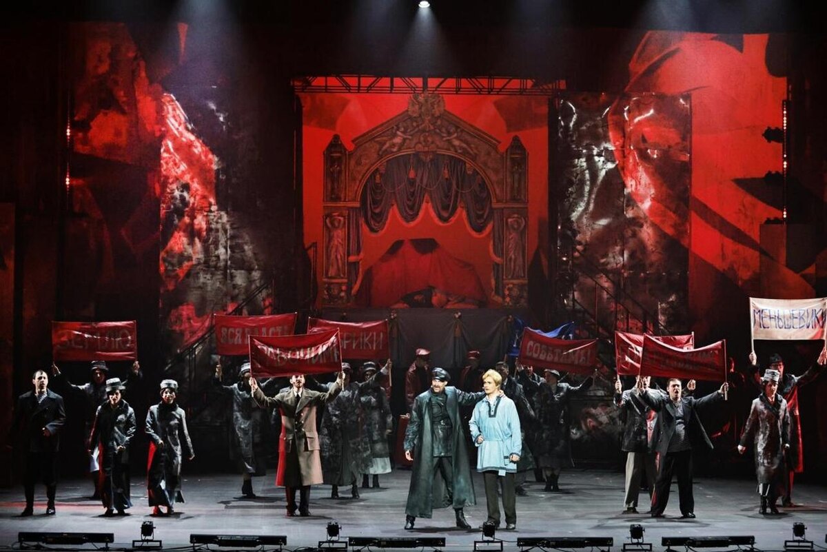    Сцена из мюзикла "Есенин" Предоставлено фестивалем "Золотая маска"