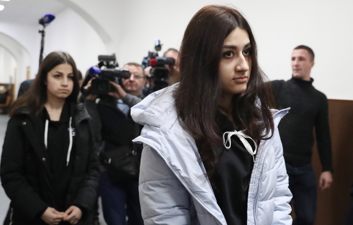    Ангелина и Крестина Хачатурян  Антон Новодережкин/ТАСС