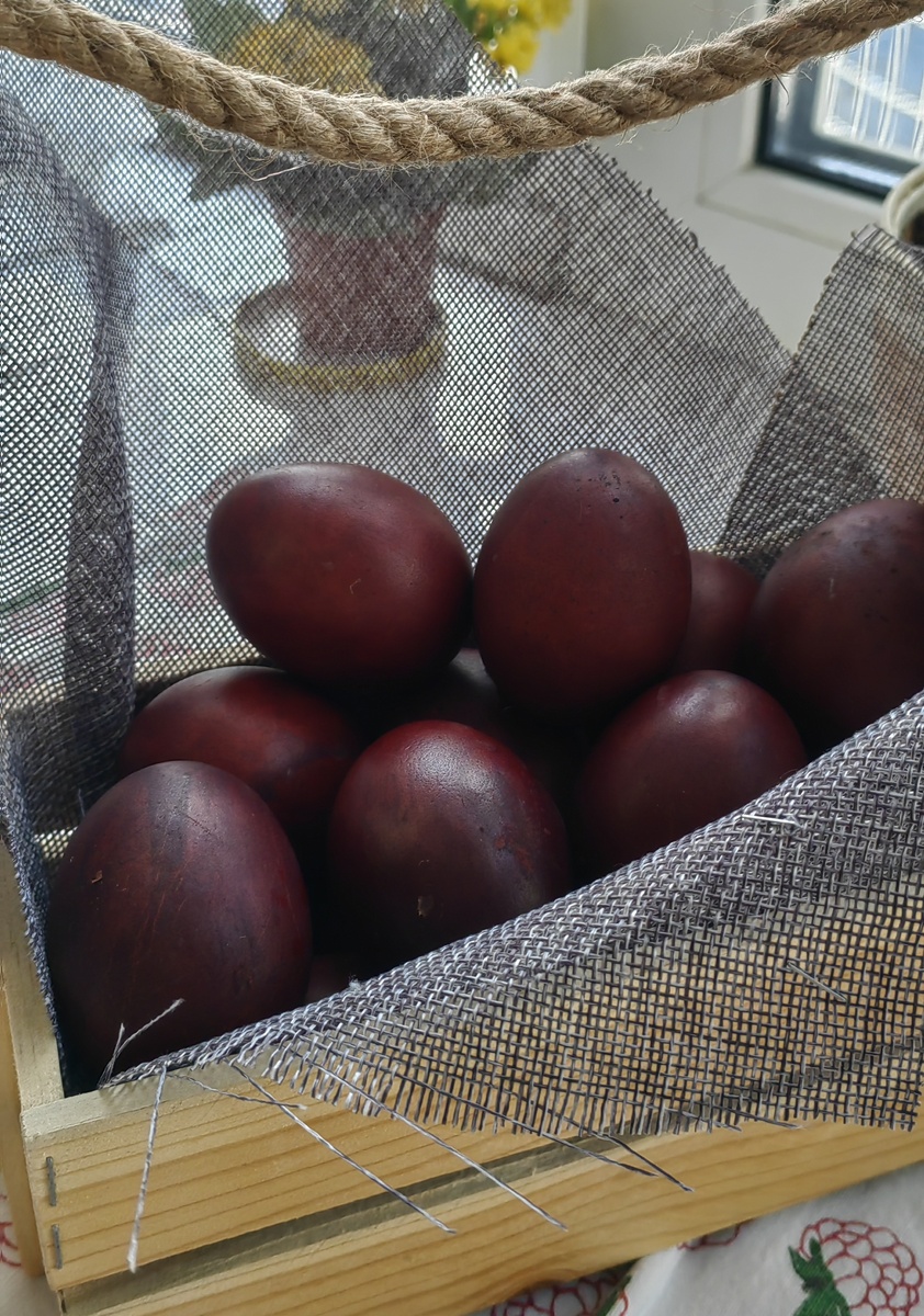 Для обложки фото. А то обрезается там.