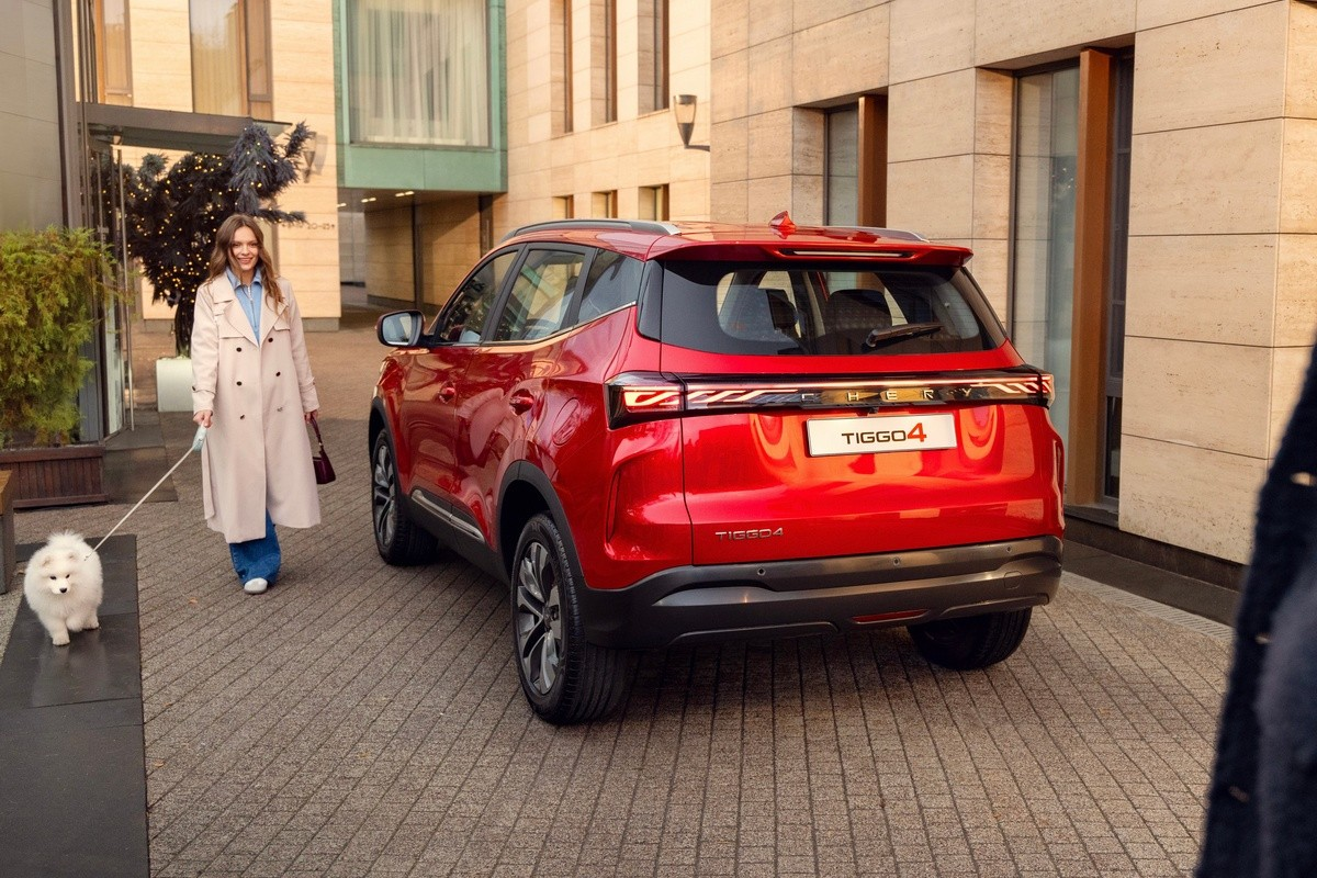 Задняя часть кроссовера после обновления