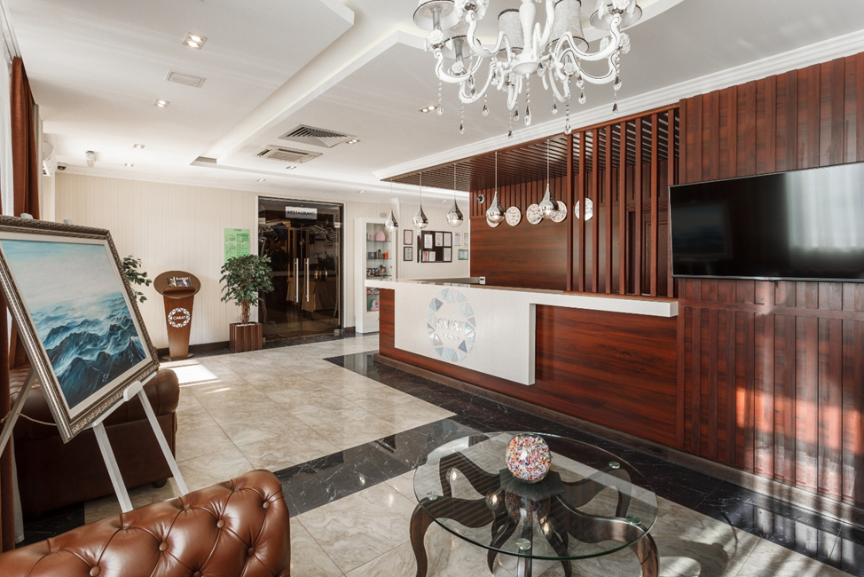 Холл отеля Carat