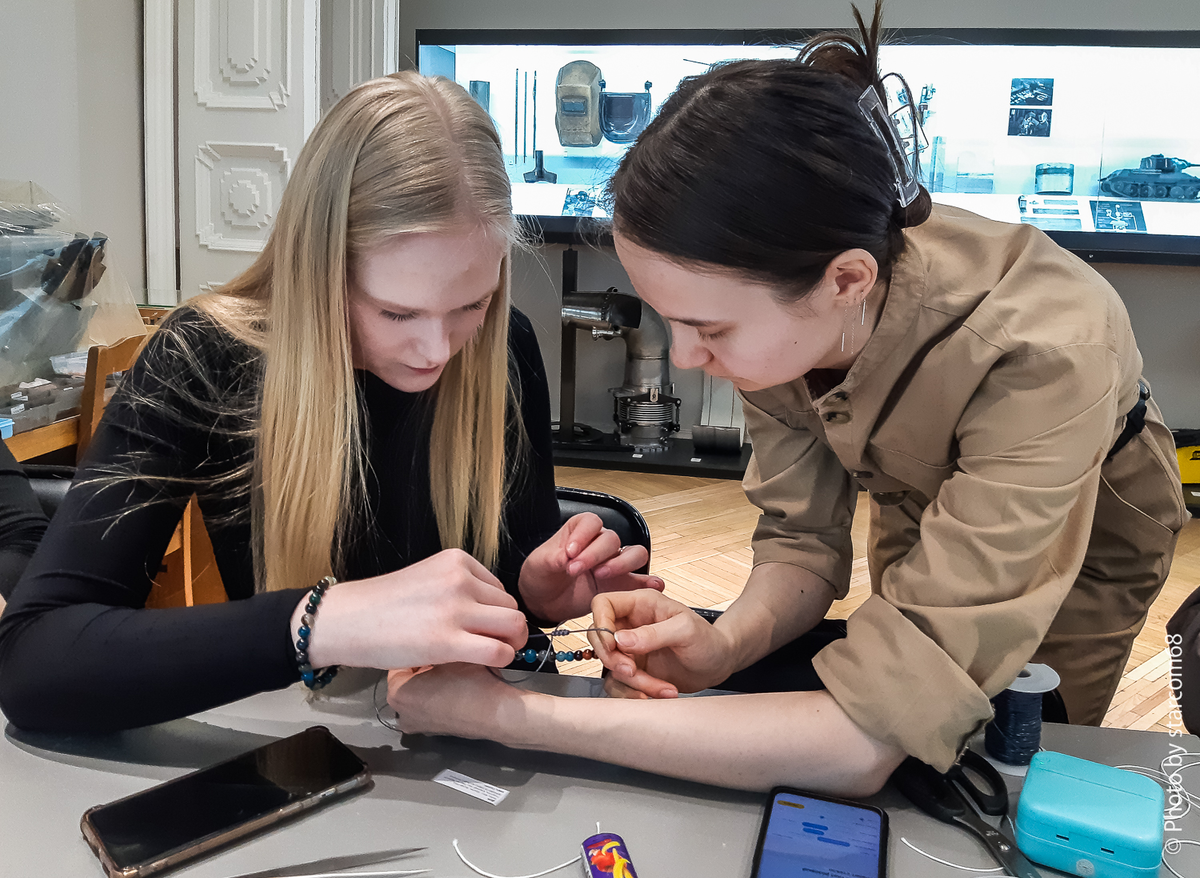 Создание уникального браслета: каждая деталь — это часть личной истории