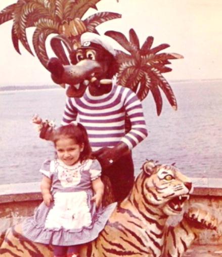 Таша в детстве