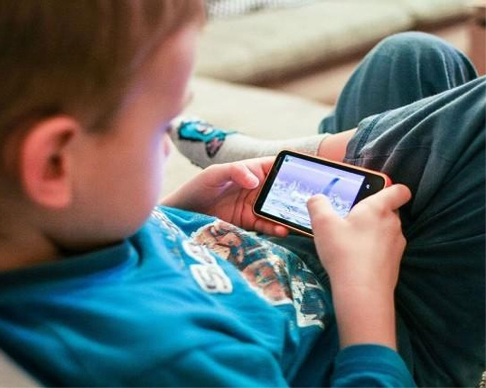    Какой телефон выбрать школьнику