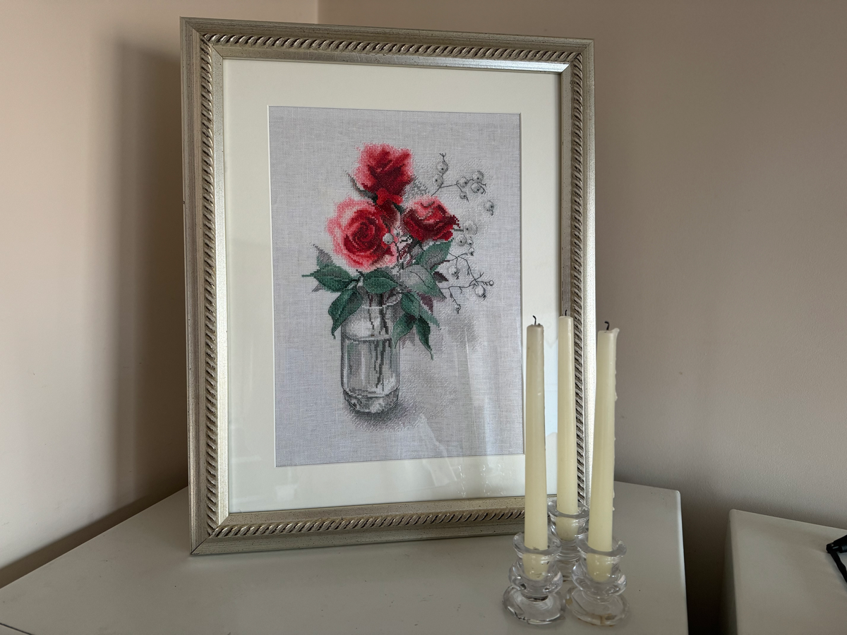 Овен "Розы и снежноягодник"