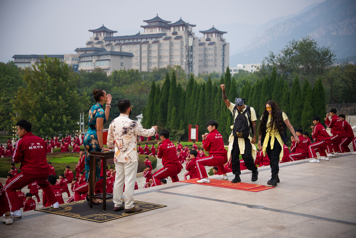 Кадр со съёмок шоу "Сокровища императора"