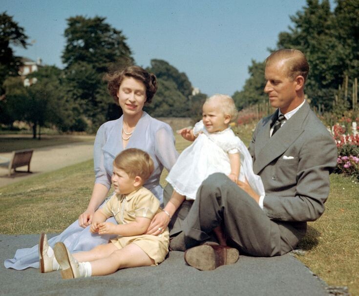 Любовная история Елизаветы II и принца Филиппа: разбор по Матрице Судьбы и психологии