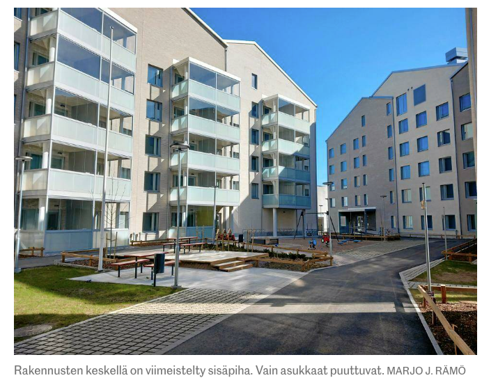    Подпись под снимком: "Посреди зданий имеется благоустроенный двор. Не хватает только жителей". Автор фото: helsinginuutiset.fi