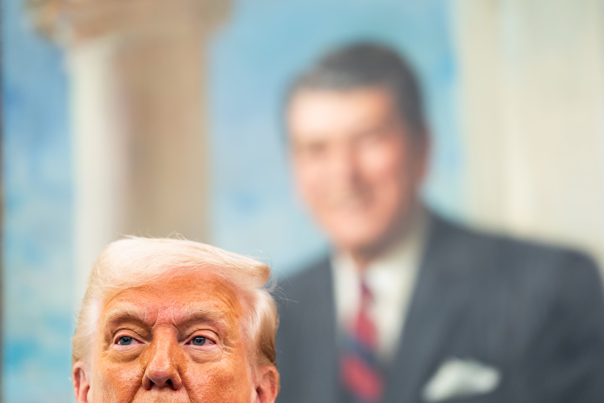 Президент Дональд Трамп в Овальном кабинете 28 марта.