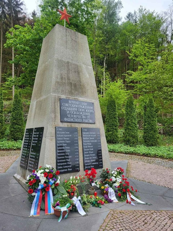 Неннингмюле. Обелиск в честь советских солдат
