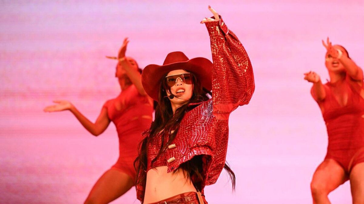 Обложка: Christopher Polk