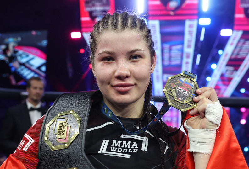     В ноябре Ангелина Стрекалина выиграла чемпионат мира по ММА. Фото: федерация ММА Самарской области.