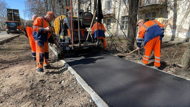    В Кирове обустраивают подходы к мемориалам