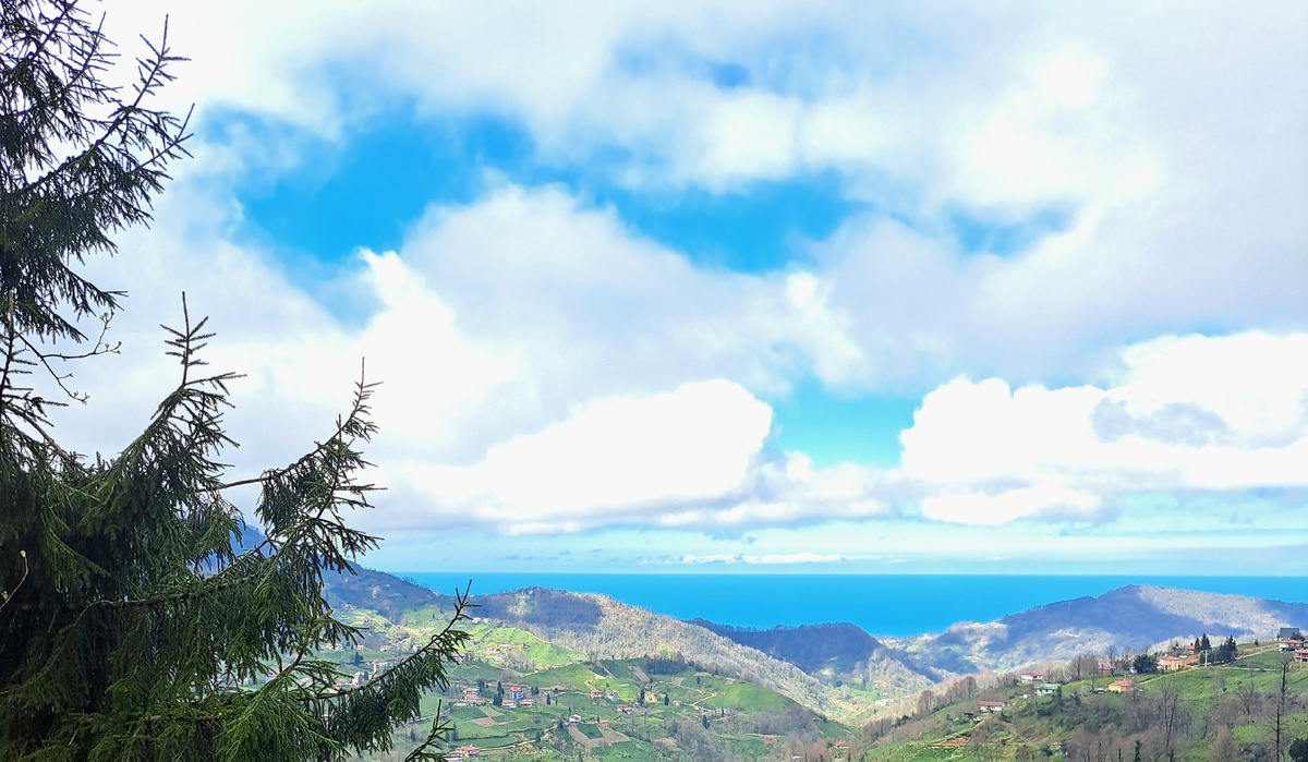 Вид на Чёрное море по дороге в Гюнешли