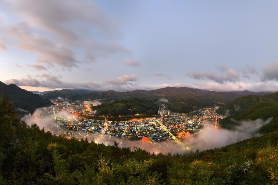 Расположенный глубоко в горной местности Южной Кореи, Тхэбэк был столицей угольной промышленности страны в 1960-х и 1970-х годах. (Чон Чжон Чхиль)