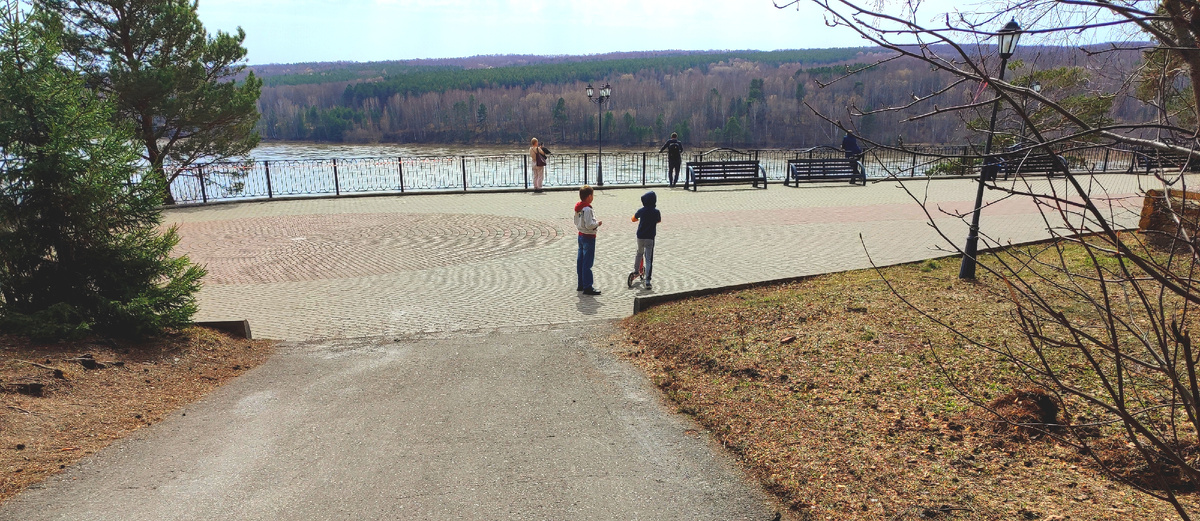 Паша и Вадим на смотровой площадке