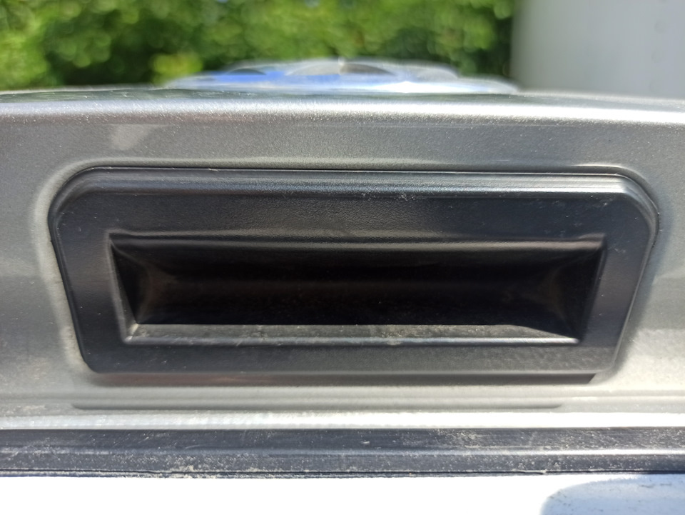 Ручка открывания багажника POLO 2020 г с двумя скруглёнными углами