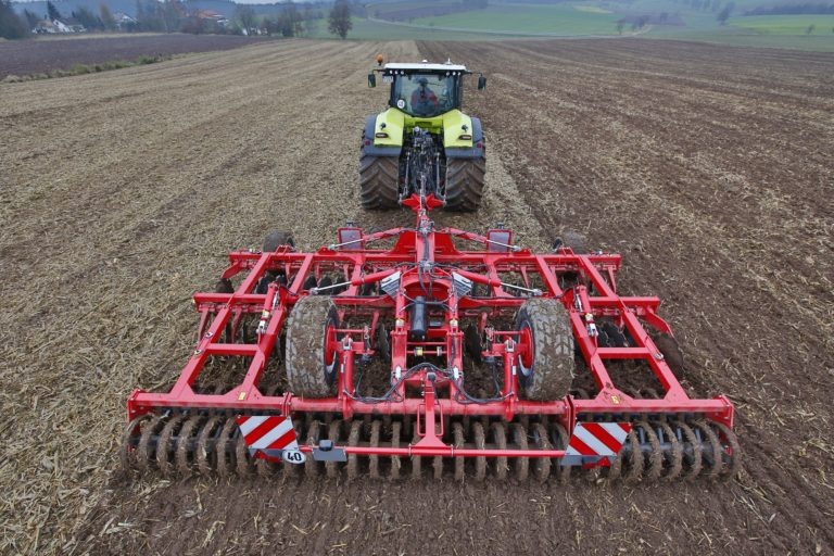    Боронование завершили четыре территории Оренбуржья Алла Черкесатова