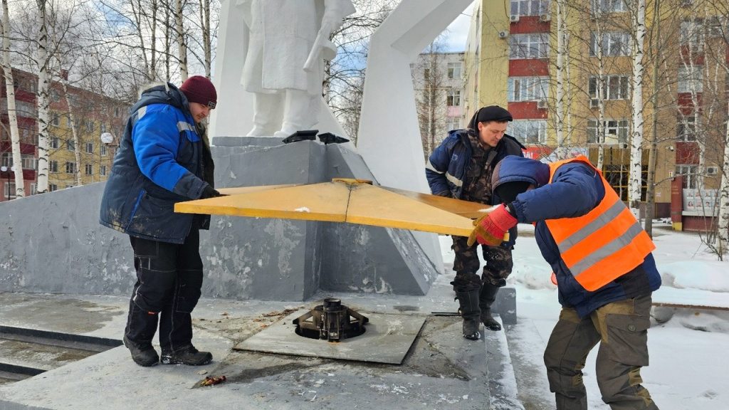    В Нефтеюганске из-за вандала разобрали Вечный огонь