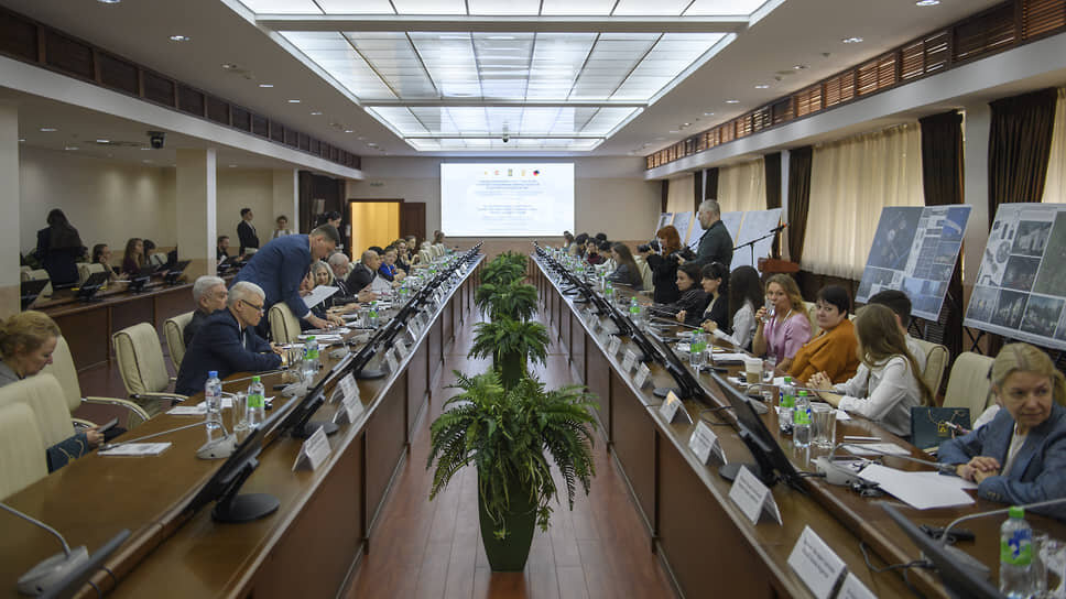 Итоги Международного конкурса проектов по сохранению и приспособлению Татарстанской Астрономической обсерватории Энгельгардта. В здание научной библиотеки им.Н.И.Лобачевского Казанского федерального университета..📷Фото: Артемий Шуматов / Коммерсантъ