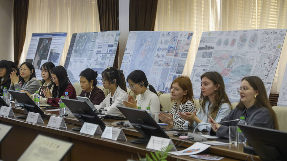 Итоги Международного конкурса проектов по сохранению и приспособлению Татарстанской Астрономической обсерватории Энгельгардта. В здание научной библиотеки им.Н.И.Лобачевского Казанского федерального университета..📷Фото: Артемий Шуматов / Коммерсантъ