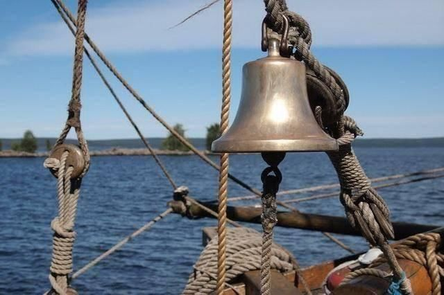 Корабельный колокол "рында". Фото из Яндекса. Спасибо автору. 