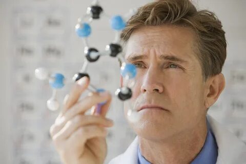 Ученый за работой.